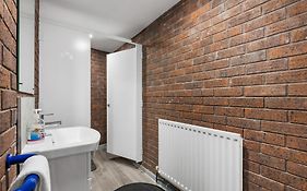 Queens Place - Rooms